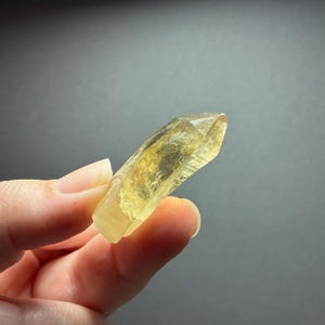 Australian Citrine, Natural Raw Crystal Point, 3.6cm, 10.4gr imagem 12