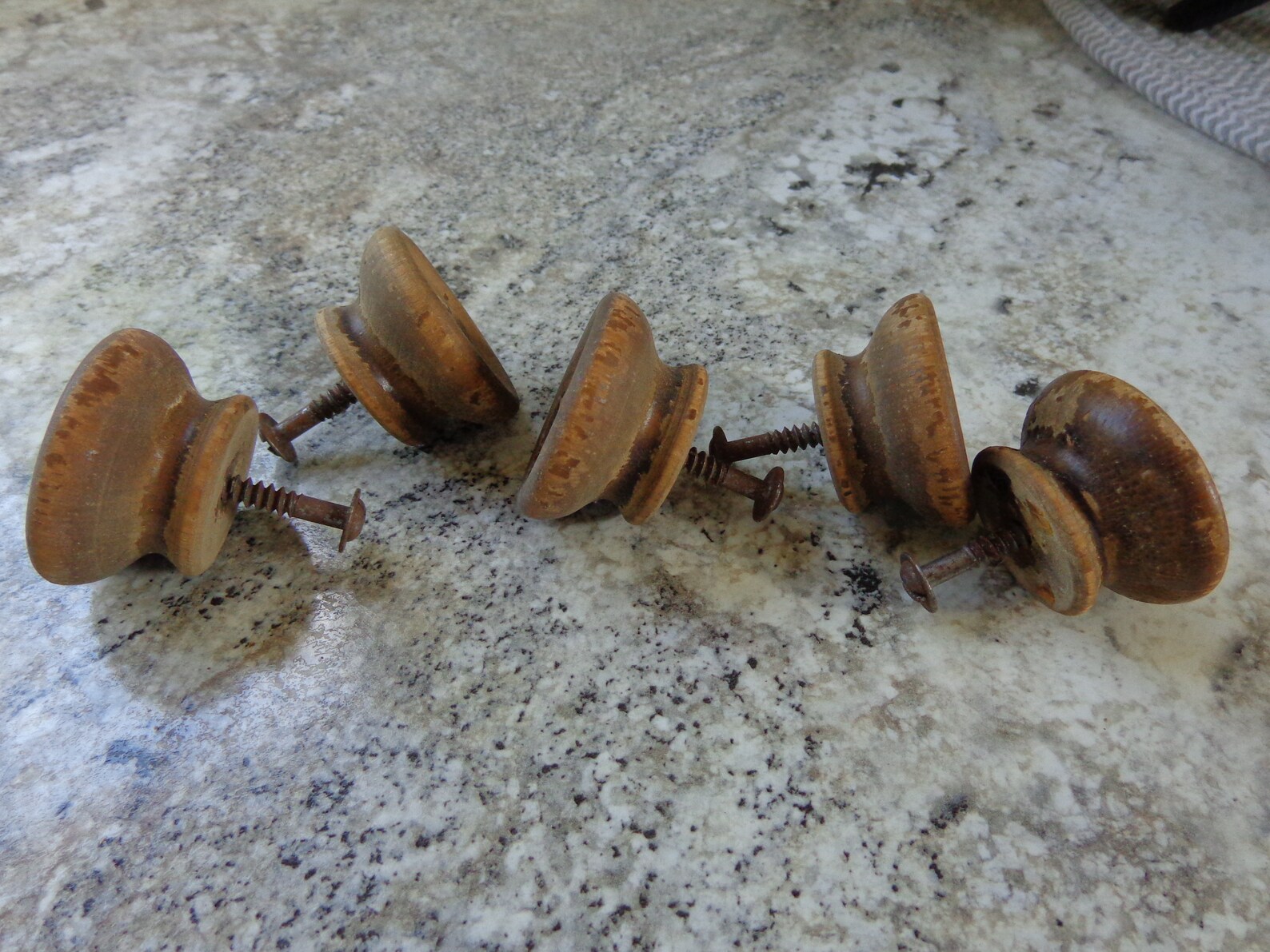 Vintage Set of 5 Wood Knobs Salvage Furniture Cabinet Drawer - Etsy