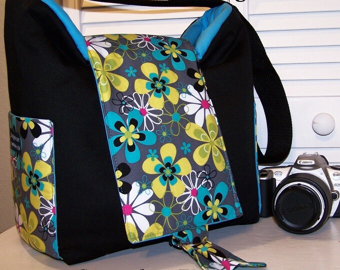 CUSTOM Cute Digital SLR HOBO Camera Bag LARGE Groovey Daisy Cyan