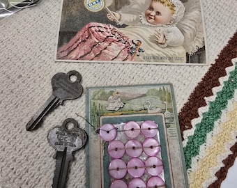 Vintage Clarks Spool Cotton Thread Advertising Card Mini Mother Of Pearl Buttons on card & 2 keys for Junk Journaling