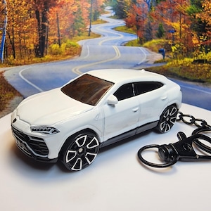 Lamborghini Urus white SUV Supercar Rare Hotwheels custom diecast Keychain gift birthday anniversary husband wife friend dad unique gifts