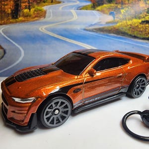 2020 Ford Mustang Shelby Gt 500 Rare Premium Hotwheels custom Keychain special day gift cake topper birthday anniversary husband dad mom