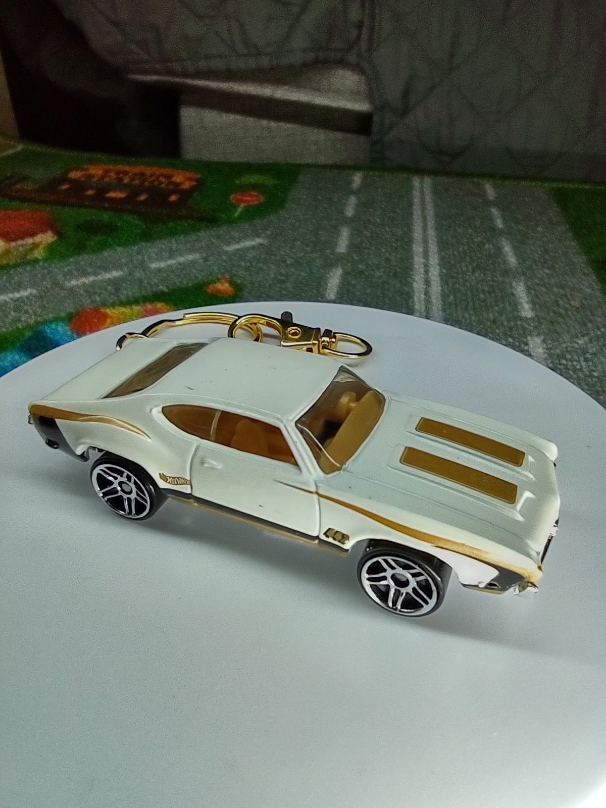HOT 1970 Oldsmobile 442 Hot Wheels 1970 Oldsmobile 442 - Main Image