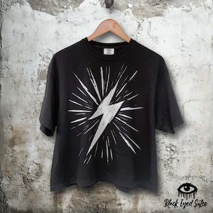 Lightening Bolt Shirt – Vintage Grunge Graphic Tee - Womens Black Comfort Colors Boxy Crop Tshirt