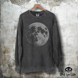 Full Moon Sweatshirt –  Comfort Colors Pepper Tee (Vintage Style Charcoal Gray) – Rustic Graphic