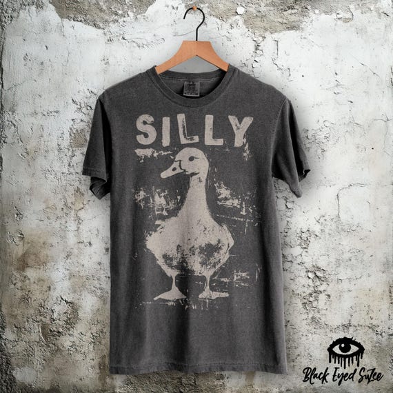 Silly Goose T-Shirt – Grungy Distressed Graphic Shirt – Funny Pepper Comfort Colors Tee – Unisex Fit for Men or Women