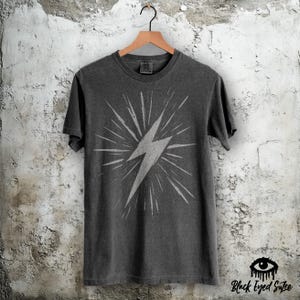 Electric Lightening Bolt Shirt – Grunge Lightning T-Shirt - Light Gray Ink on Comfort Colors Pepper - Unisex Tee for Men or Women