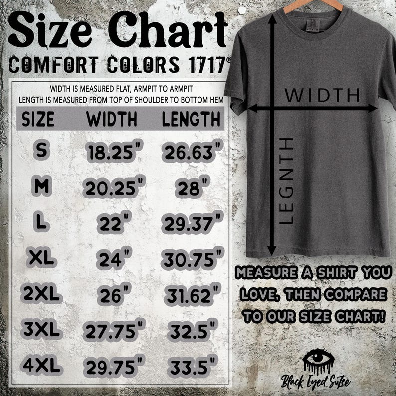 Op de afbeelding: Maattabel voor Comfort Colors 1717 shirts. De tabel bevat afmetingen voor breedte en lengte in inches voor maten S tot 4XL. De afbeelding toont ook een grijs t-shirt dat aan een houten hanger hangt. Tekst op de afbeelding zegt: "Meet een shirt dat je leuk vindt en vergelijk het dan met onze maattabel!"