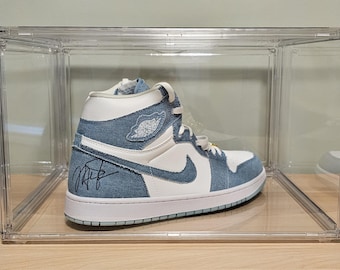 Michael Jordan Signed Single Shoe PSA Authenticated Display Case Chicago Bulls Autograph NBA Memorabilia Collectible Investment Grade