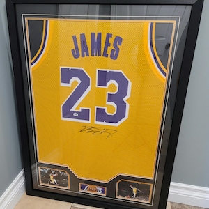 Camiseta personalizada de los Lakers firmada y autografiada de LeBron James con certificado de autenticidad (Certificado de autenticidad)
