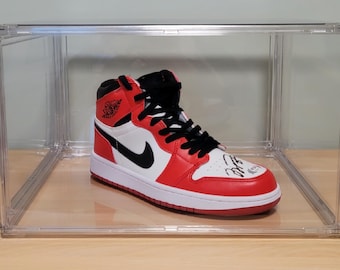 Michael Jordan Air Jordan 1 Retro High Top Signed Shoe PSA COA Autographed