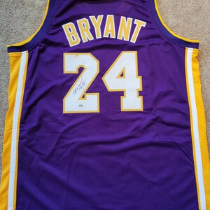 Kobe Bryant Signiertes Jersey mit COA