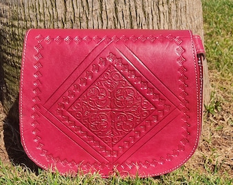 Moroccan Leather Bag, Genuine Leather Crossbody Bag, Moroccan Shoulder Bag, , Handmade Carved women Leather Bag.