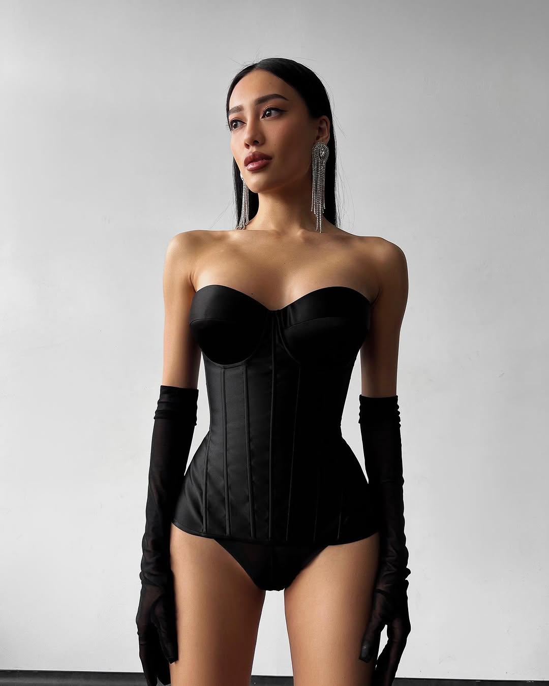 Black Overbust Corset - Satin Corset with Cups - Wedding Guest Dress - Bustier for Birthday & Date Night
