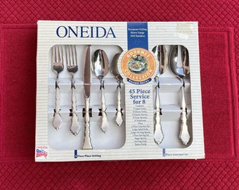 Oneida Satinique USA rostfreies Besteck 45 teiliges Set, Service für 8.