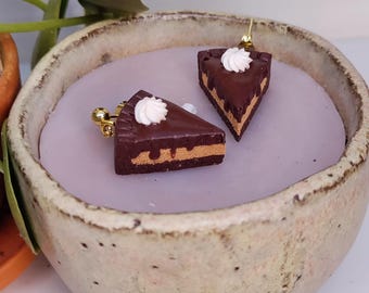 Miniature cake earrings, chocolate caramel cake, handmade Fimo jewelry, miniature food jewelry