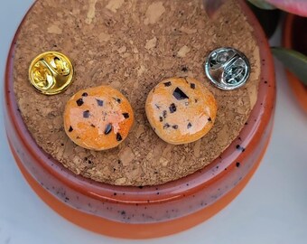 Miniature cookie pin, handmade polymer clay jewelry, miniature food jewelry
