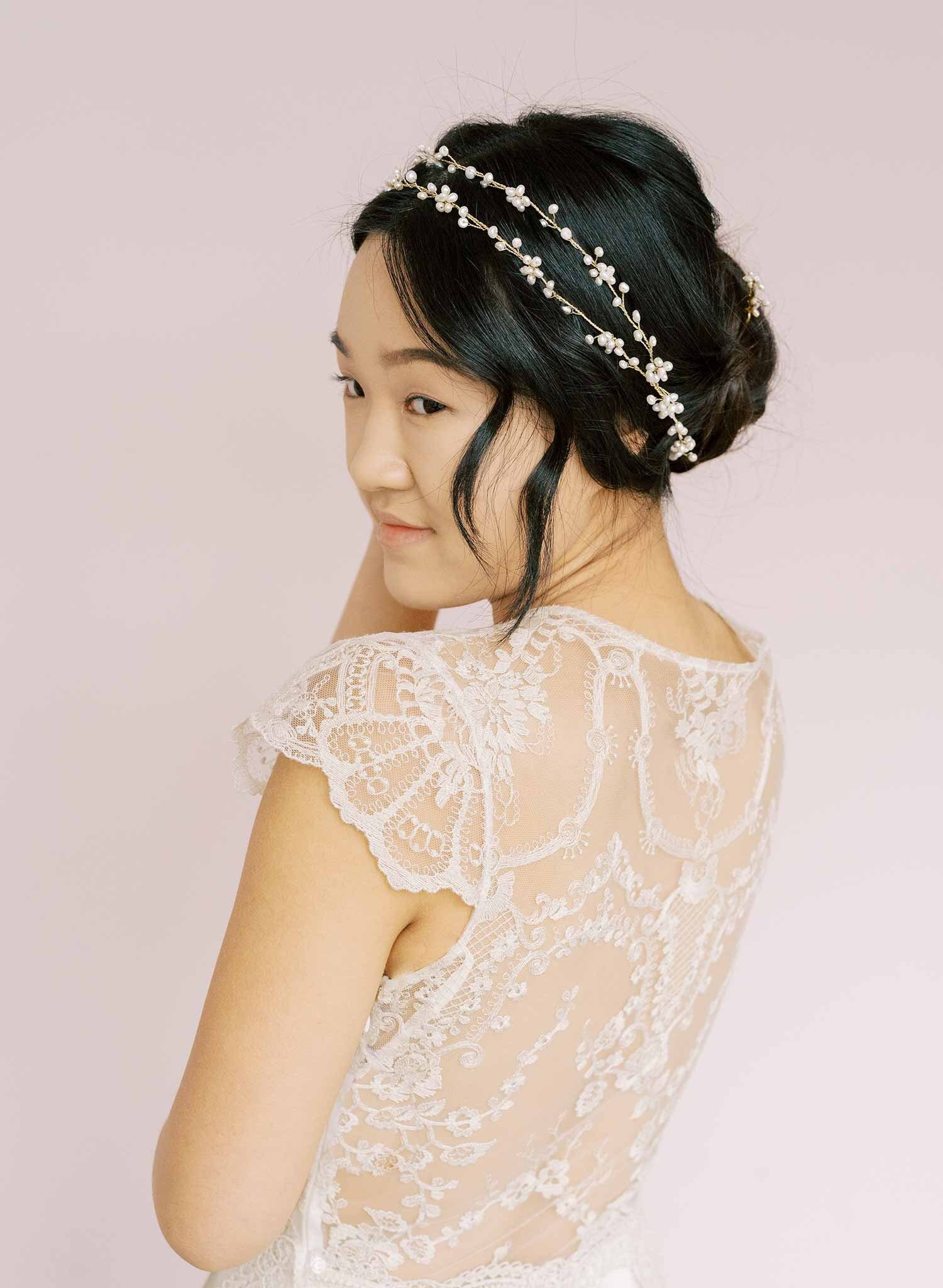 Bridal Hair Vine Made of Pearls - Freshwater Pearl Daisy  display picture 1