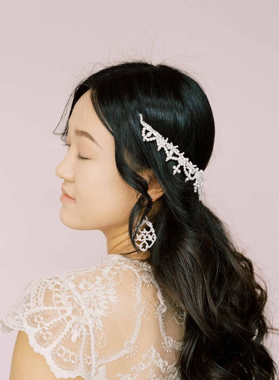 twigs & honeyパールティアラ Pearl romance tiara Twigs & Honey Tiny Crystal & Pearl Burst Tiara | Anthropologie