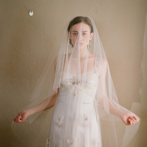 Fingertip veil, bridal sheer veil Simple and sheer single layer long veil Style 221 Ready to Ship image 3