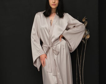 Robe de chambre en satin à manches évasées, robe de mariée en satin, robe de chambre en satin de luxe, robe de chambre lune de miel, cadeau tresse, robe de chambre en satin de luxe, longue robe de chambre