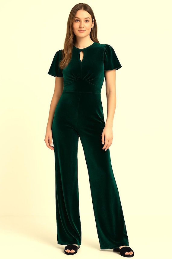 Mono de terciopelo verde esmeralda Mono con pierna acampanada