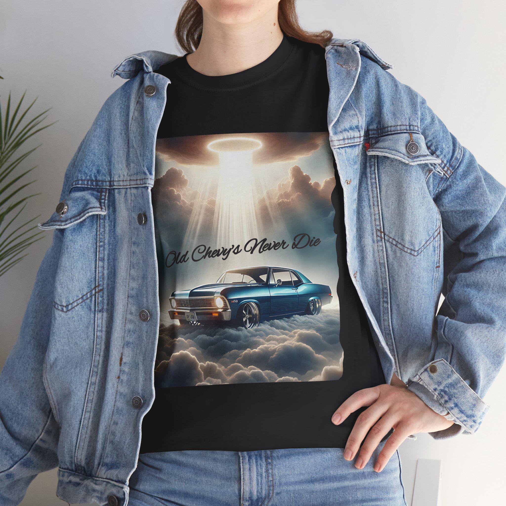 クラシックなシボレー・ノヴァのユニセックスTシャツ、レトロカー愛好 