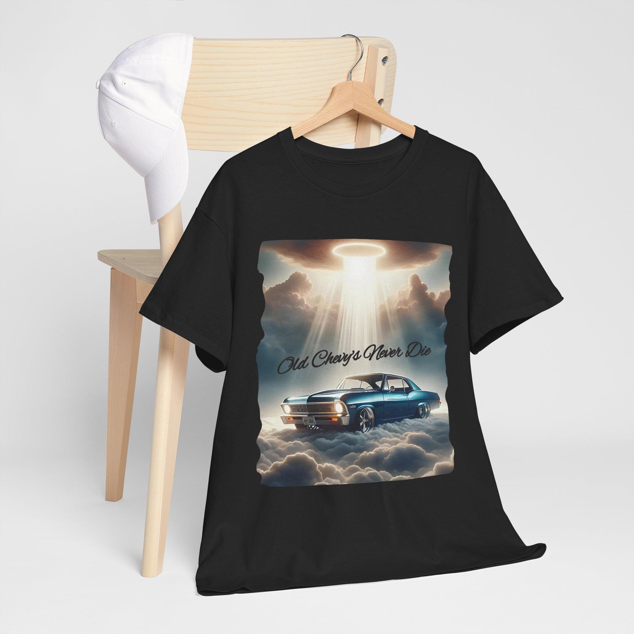 クラシックなシボレー・ノヴァのユニセックスTシャツ、レトロカー愛好 