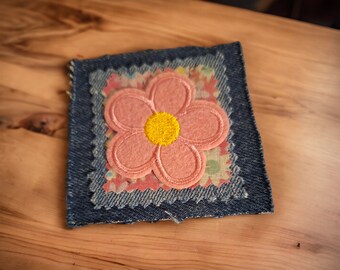 Upcycled Denim Boho Patch, Applique Patch, Daisy Patch, Boyfriend Jeans Patch, Festival Boho Patch. 3x3 inch.