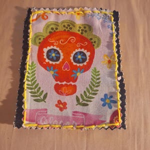 Parche de mezclilla bohemio: aplique de tela reciclada cosido a mano (7,6 x 10 cm)