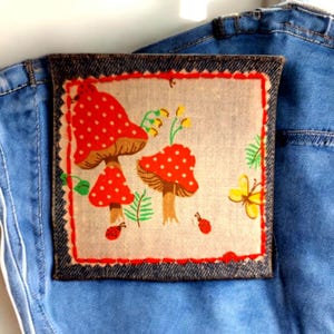 Parche de tela con forma de hongo retro: aplique de mezclilla reciclada (10 x 10 cm)