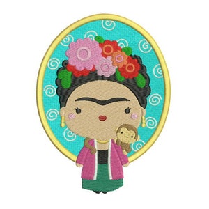 Puede incluir: Diseño bordado que presenta una caricatura de una mujer con una ceja, que lleva una chaqueta rosa, una falda verde y una corona de flores, sosteniendo un mono. El diseño está dentro de un marco ovalado turquesa con un borde dorado.