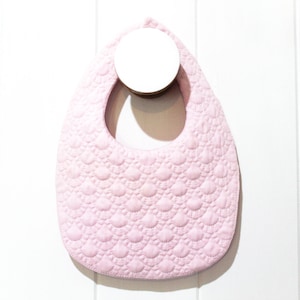 ITH In de hoepel gewatteerde Baby Slabbetje - Lace Machine borduurwerk bestand ontwerp 8 x 12 INCH hoepel