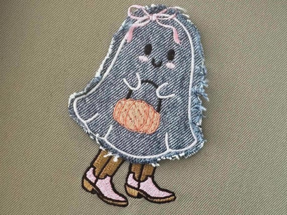 Ghost Embroidery Design - Coquette Cowgirl Ghost Machine Embroidery Raw Applique File design 5x7 inch hoop - Halloween - instant download
