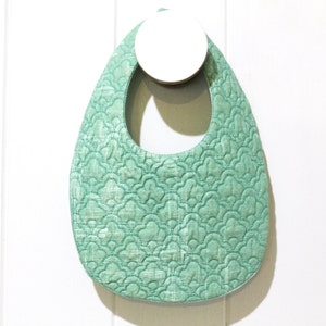 ITH In The Hoop Gewatteerde Baby Slabbetje - Scandi Vintage Wallpaper Machine Borduurbestand ontwerp 8x12