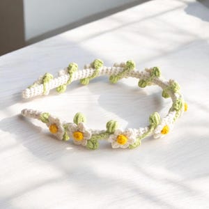 Handmade Crochet Daisy Hairband - Cute Floral Hair Accessory for Baby and Child - Vintage Style Crochet Hairband