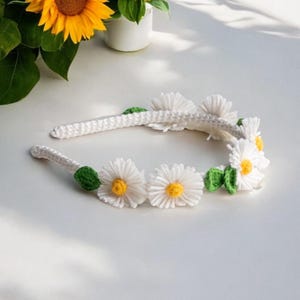 Handmade Crochet Daisy Hairband - Cute Floral Hair Accessory for Baby and Child - Vintage Style Crochet Hairband