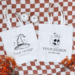Mockup di borsa in tela di Halloween Mockup di borsa in tela di vita reale autunnale Mockup di borsa in tela Printify per stampa su richiesta Mock di borsa di Halloween