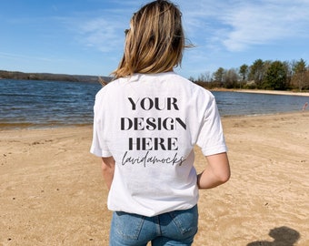 Comfort Colors 1717 Rückseite des Shirts Mockup Comfort Colors Weiß T-Shirt Mockup Damen Weiß 1717 Komfort Farben Shirt See Mockup für den Sommer