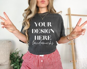 Comfort Colors 1717 Pepper Mockup Trendy Comfort Colors Pepper 1717 Mockup Female Shirt Mockup Oversized Comfort Colors Real Model Mockup