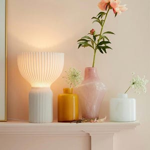 Minimalistic Table Lamp, Ambiente Light, Bedside Lamp, Tischlampe - 27 × 20 cm - inlc. E14 socket with cable and switch (350cm)