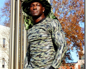 Men's 2 piece camo stretch pullover and matching stretch pants