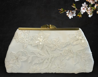 Personalized Ivory Lace Wedding Clutch, Photo Lining Clutch, Classic Vintage Style Wedding Purse