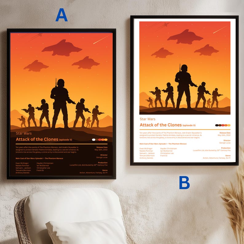 以下が含まれることがあります： 2つの額入りスターウォーズ映画ポスター。ポスターは、オレンジ色の空を背景に「Attack of the Clones」のテキストとともにキャラクターのシルエットを特徴としています。ポスターは黒いフレームに入っています。