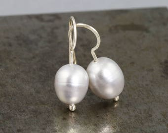 Gray Pearl Earrings - Simple Minimal Modern Drop Earrings - Bridesmaid Gift or Wedding Jewelry - Silver Grey Freshwater Pearl -READY TO SHIP