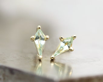 14k Yellow Gold Shield Shape Lab Green Sapphire Stud Earrings in Prong Basket Setting - Modern Small Geometric Gemstone Stud - READY TO SHIP