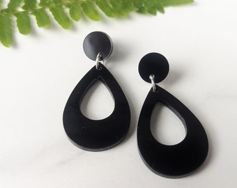 Black teardrop resin earrings