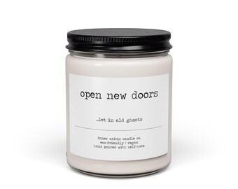 Abrir nuevas puertas, dejar entrar viejos fantasmas / vela de soja con humor negro, regalo estético triste, decoración gótica con velas, regalo de broma para ella, salud mental