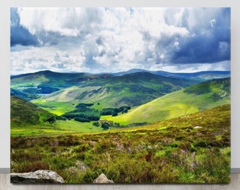 Wicklow Mountains, Irish Pub Decor, Ierland Fotomok, Ierland Landschap, Ierse Bergen, Emerald Isle, Uitgestrekte bergzicht, Glendalough