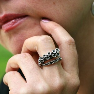 Octopus Tentacle Ring made of Sterling Silver.